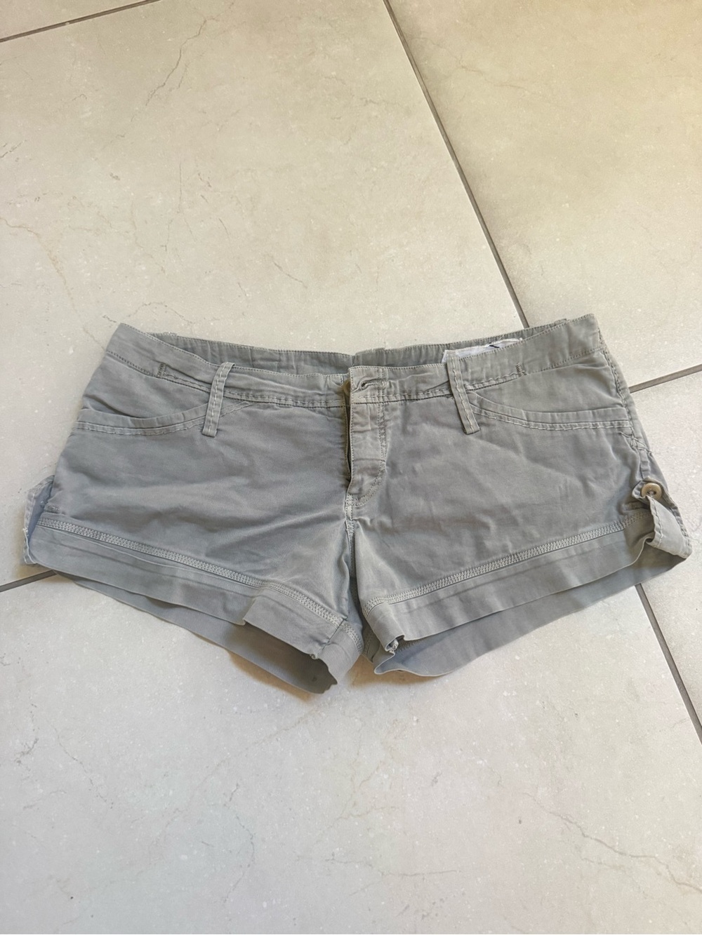 UNIONBAY Women’s Light Gray Cargo Shorts